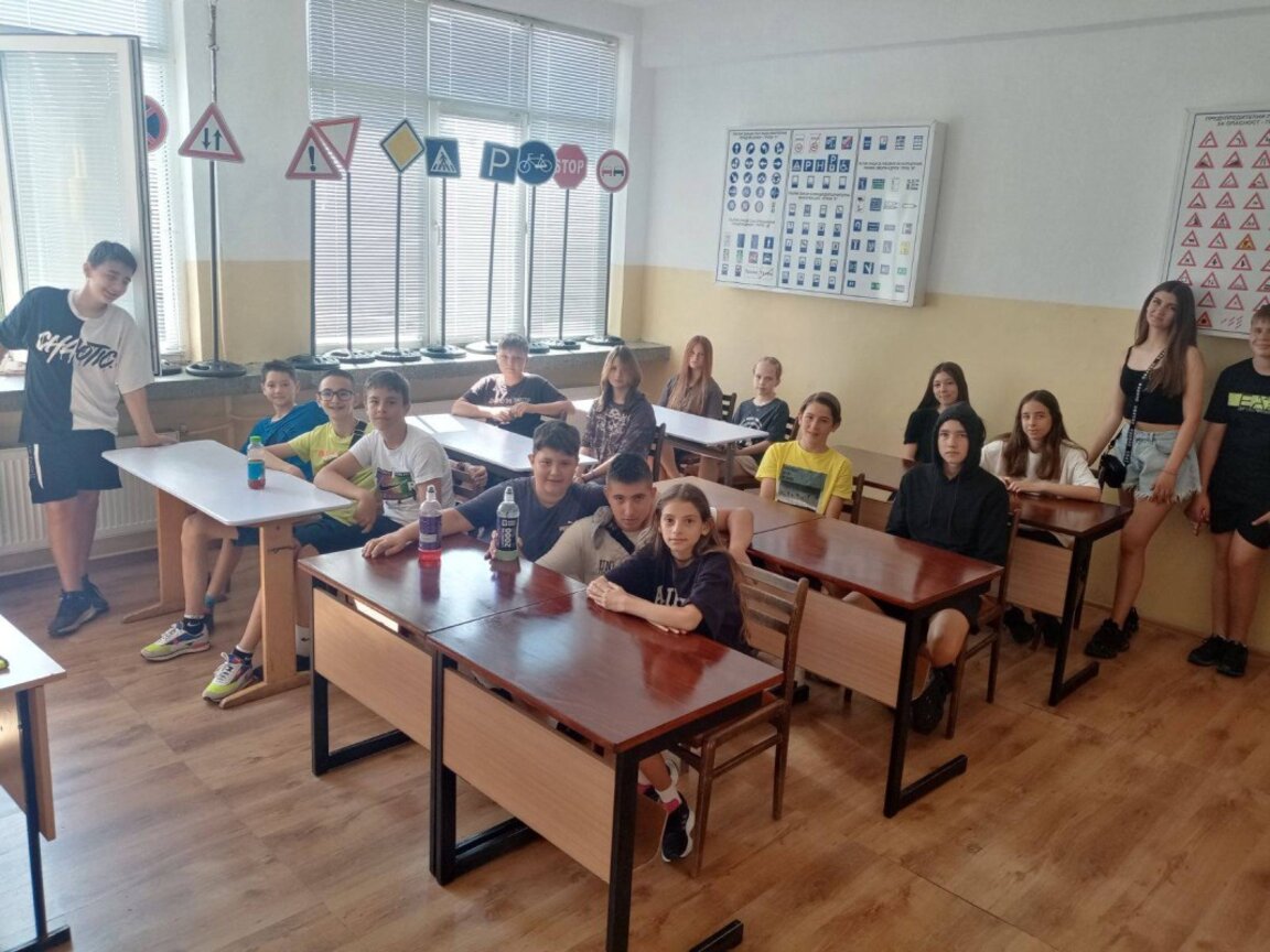 Ученици от Банско отбелязаха Деня на безопасността на движението по пътищата
