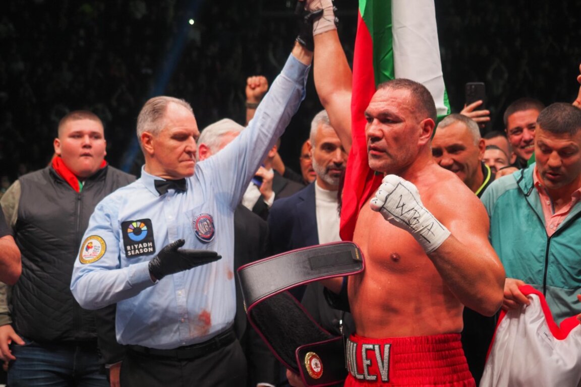 Kubrat Pulev u bë kampioni i parë bullgar i botës në peshat e rënda në WBA