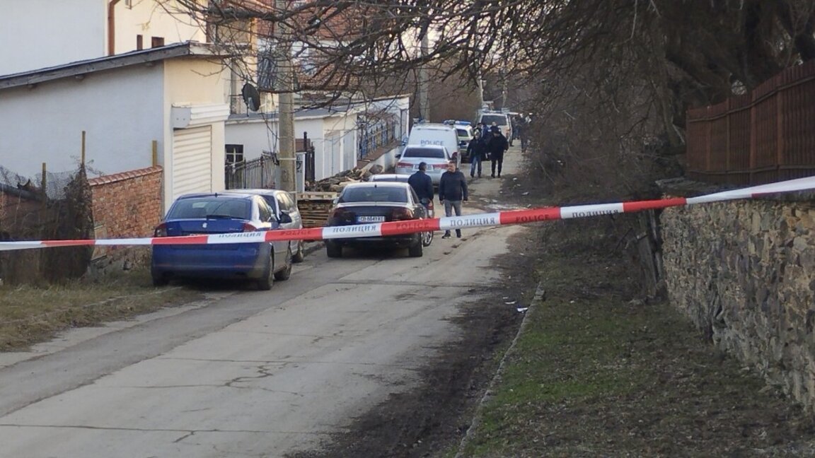 Бащата на убитите във Вакарел деца е намерил телата им