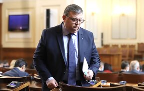 Висшият прокурорски съвет ще изслуша Сотир Цацаров за Нотариуса