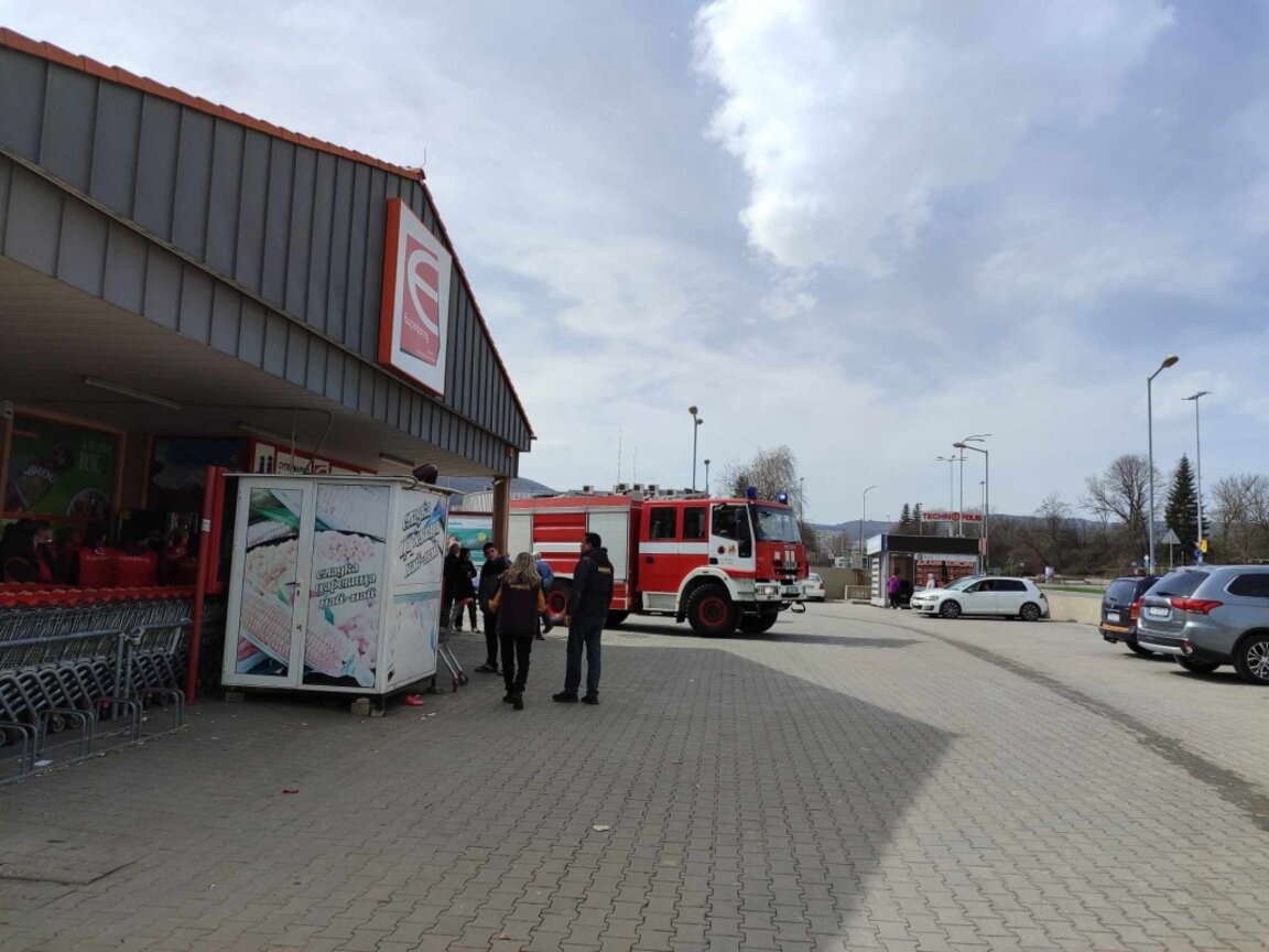 Пожар в магазин в Шумен