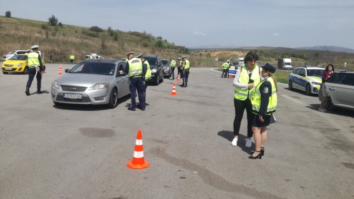 Засилени проверки на "Пътна полиция" по магистрала "Струма"