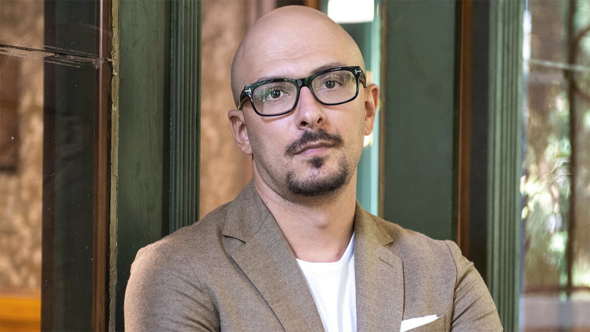 “Cuando escribo textos públicos críticos lo hago precisamente porque amo Bulgaria y creo en el potencial de los búlgaros”