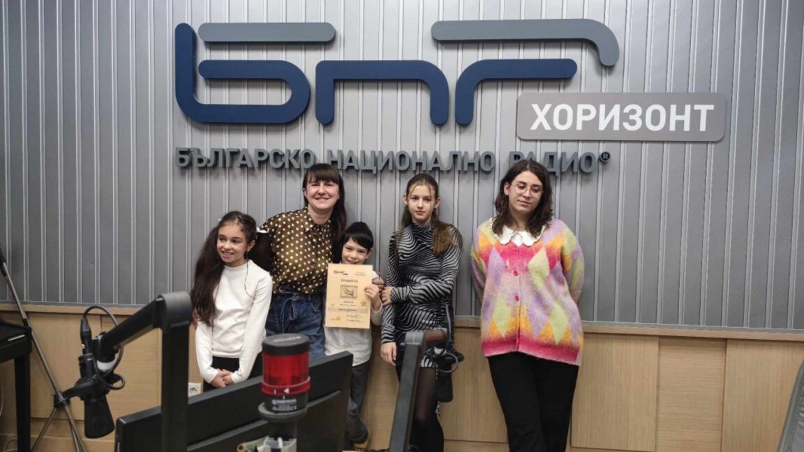 Осем млади автори с награди в конкурса "Вълшебното перце"