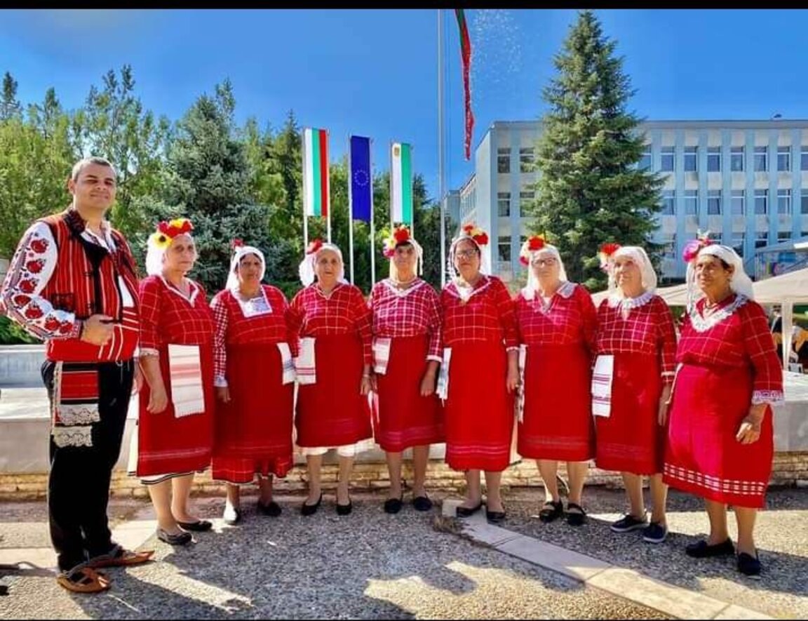 Първи фолклорен фестивал в с. Злато поле