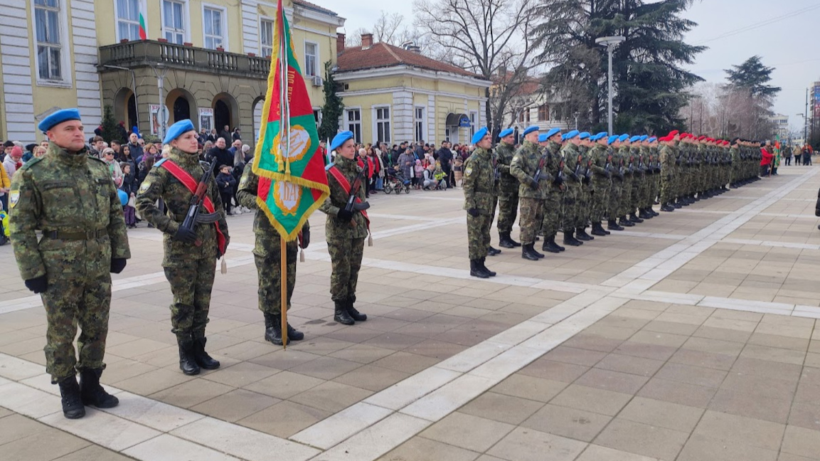 Празнично шествие премина по централните ямболски улици