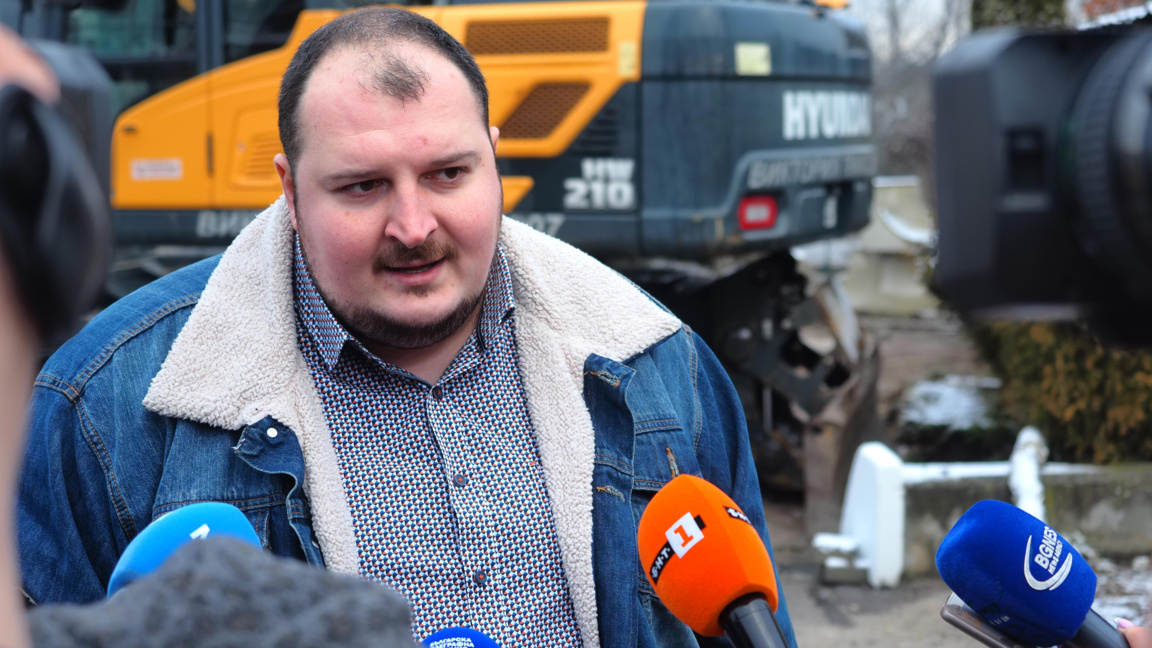 Никола Лютов