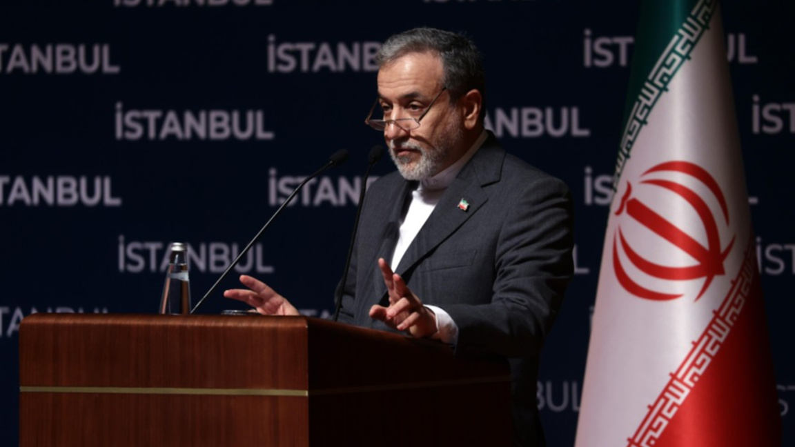 Иранският външен министър Абас Арагчи