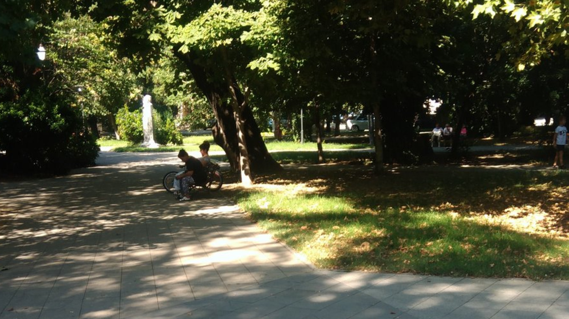 Правят Алея на творците в Градската градина на Пазарджик