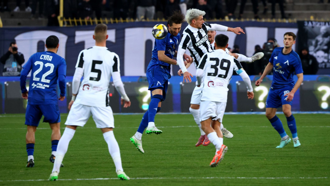 От Локомотив имат претенции за дузпата, отсъдена за Левски в края на двубоя снощи.