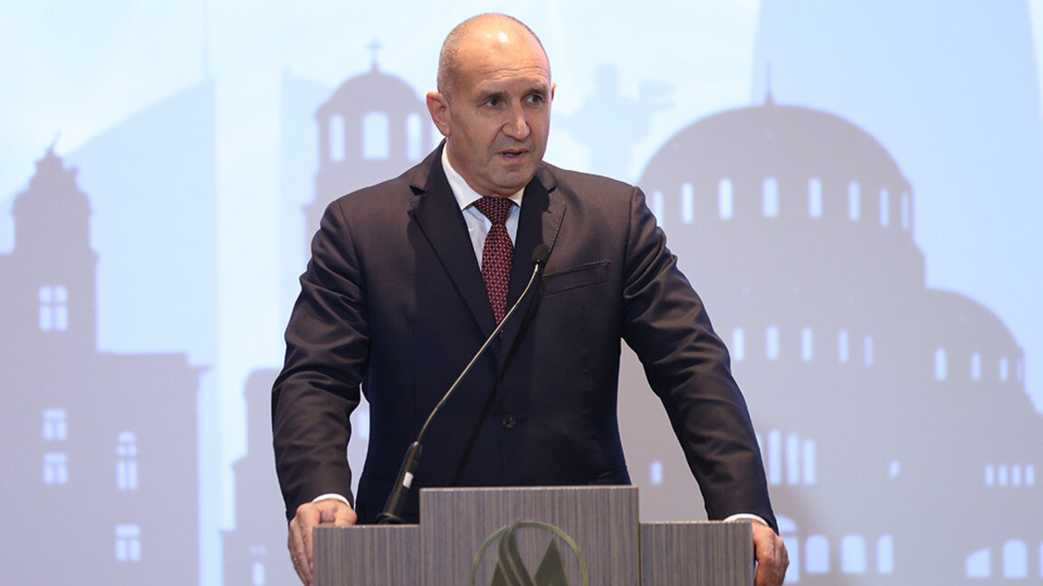 Румен Радев