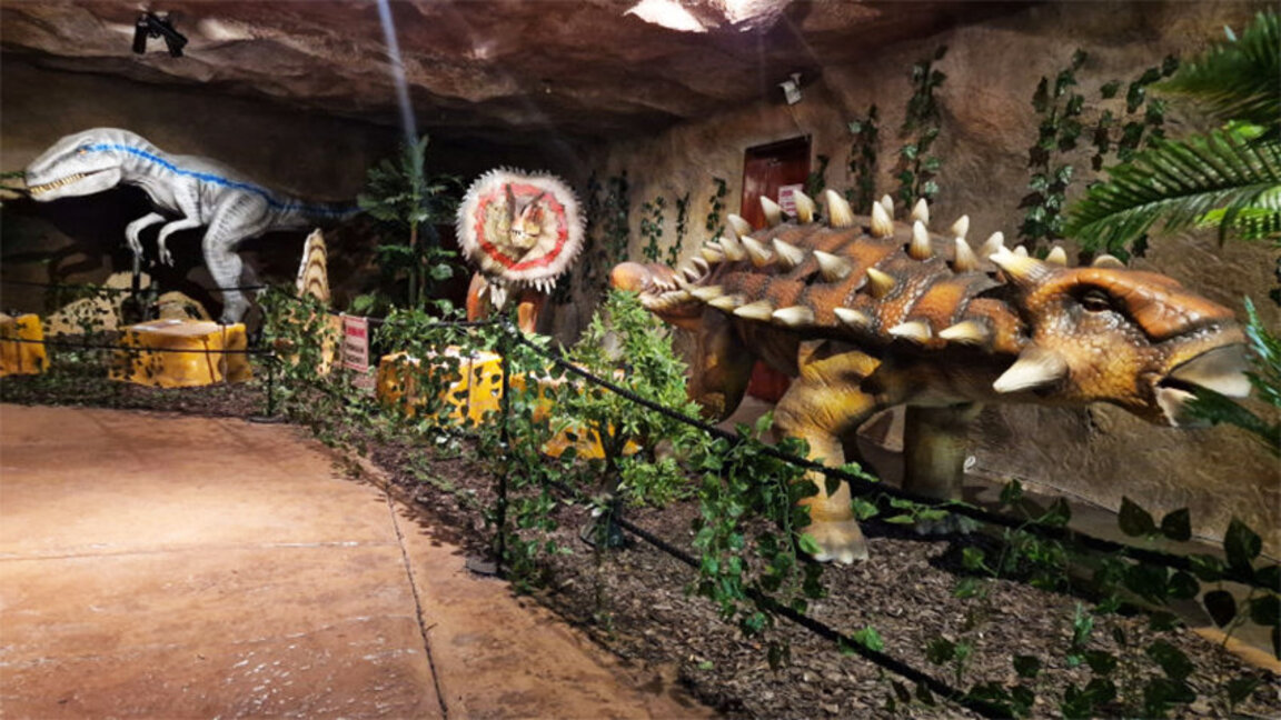 Naturhistorisches Museum in Plowdiw lädt Groß und Klein zum Basteln eines Dinosauriers ein