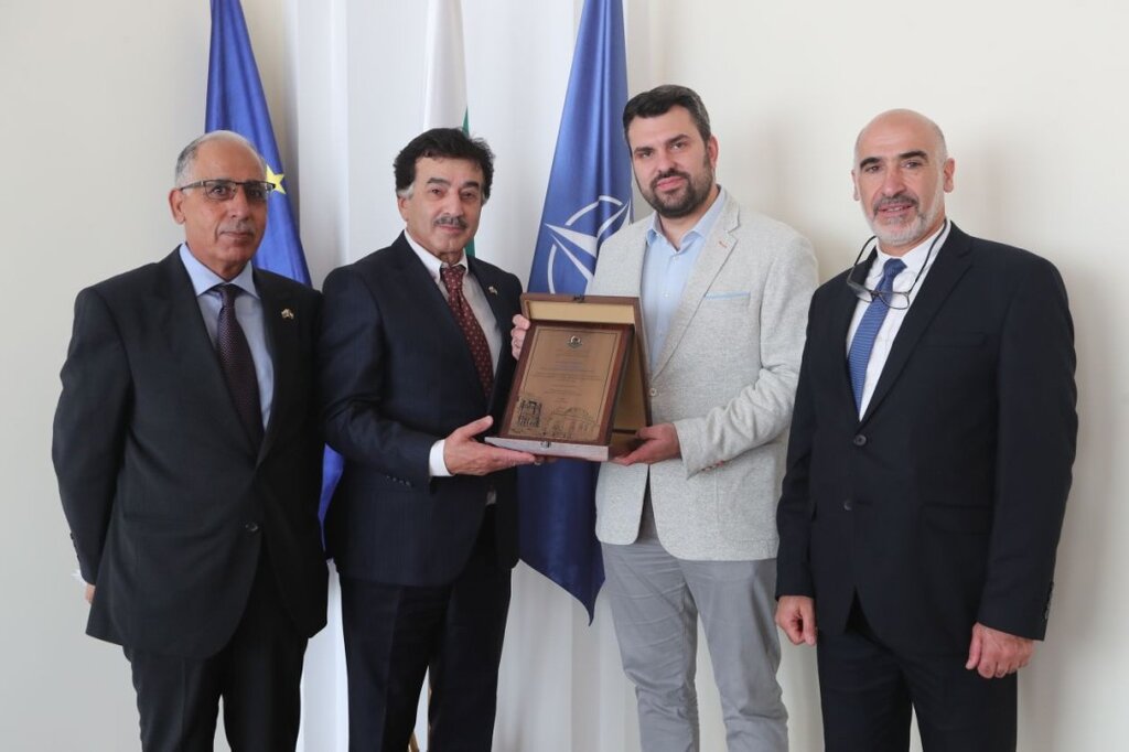 Ο υπουργός Εξωτερικών συναντήθηκε με Ιορδανούς που σπούδασαν στην Βουλγαρία