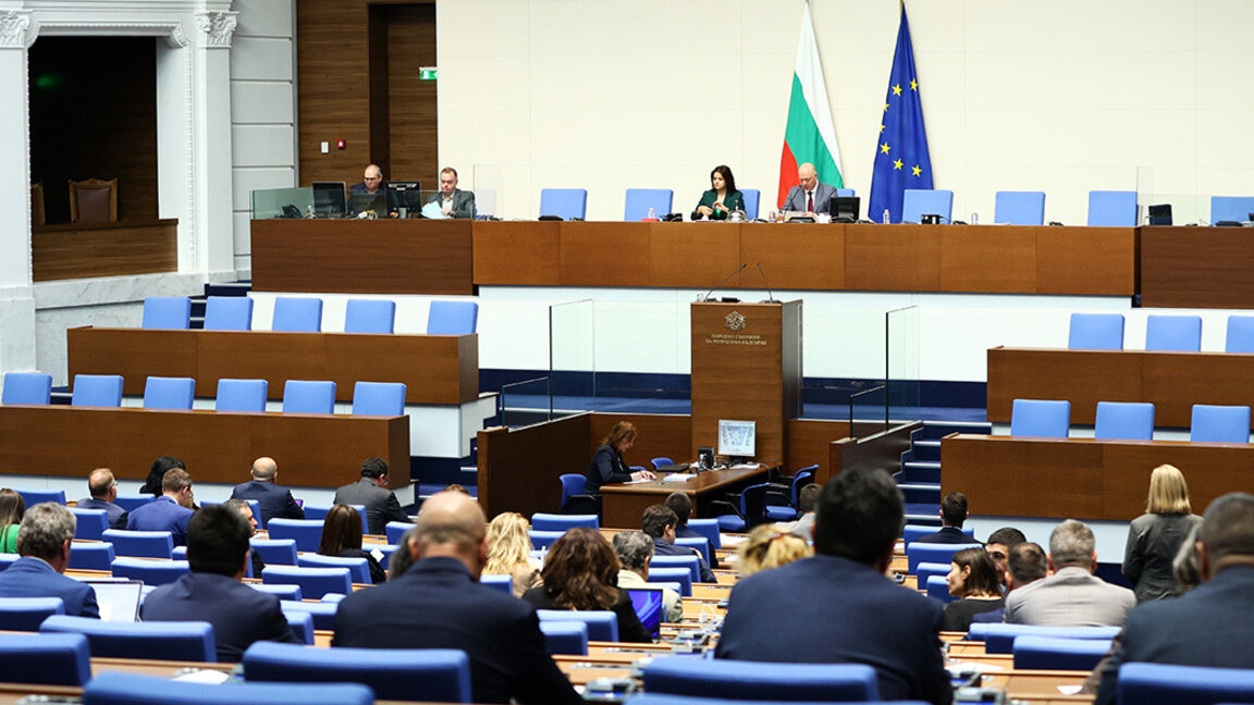 Denkov kabinesinin eski bakanları Meclis sandalyelerine geri döndü