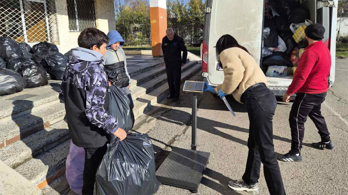 След разделно събран отпадък 2 училища в София получиха по една тенис маса