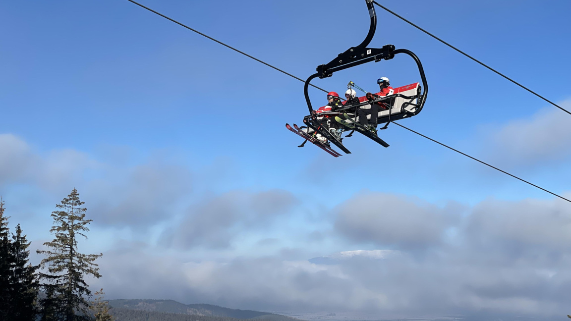 Лифтовете в Боровец започнаха работа, но снегът е малко