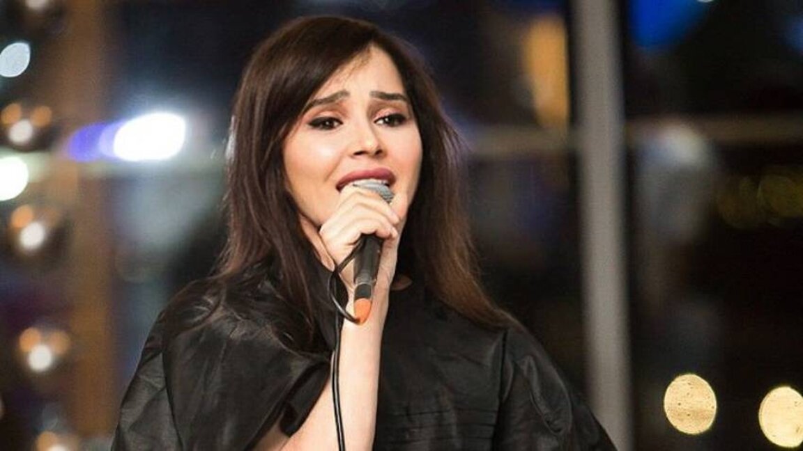 Irina Florin dhe kënga e saj “Ngjyra vjollce”
