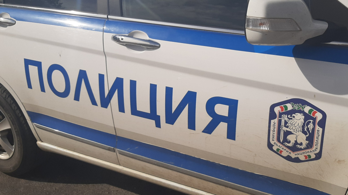 Кола горя до стадион "Тича" във Варна