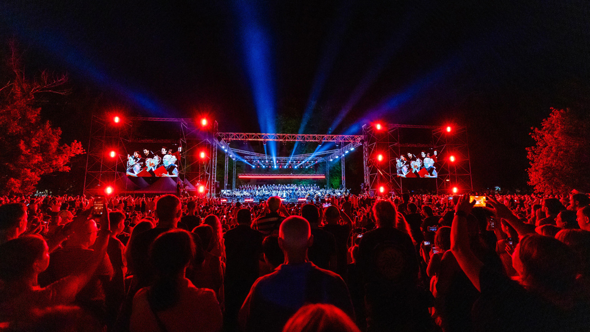 Mbi 20 000 vetë duartrokitën një koncert bullgaro‑greko‑maqedonas