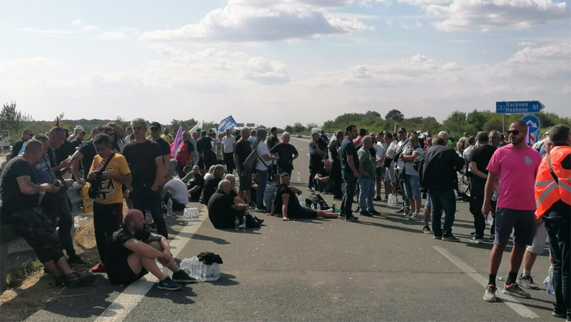 Straßenblockaden bleiben bis Verabschiedung der Vereinbarung durch das Parlament bestehen