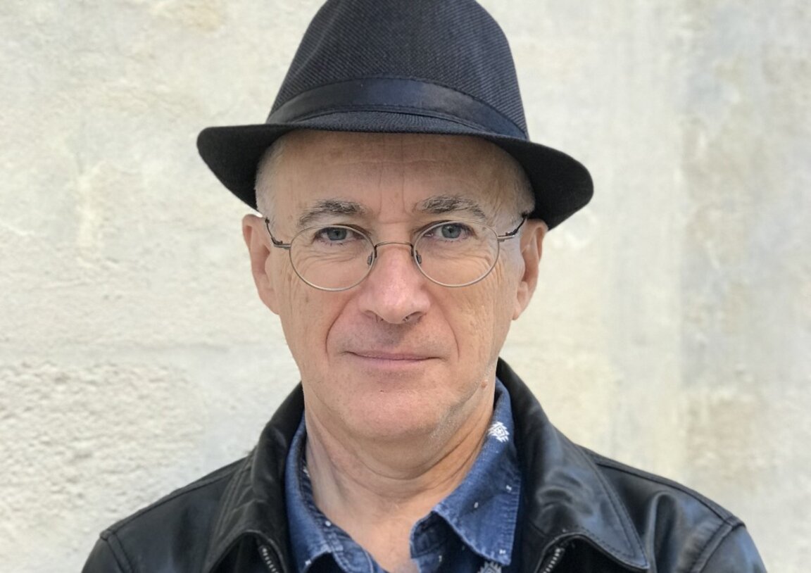 Jean-Pierre Martinez arrive à Sofia pour assister à la première de "Nos pires amis"