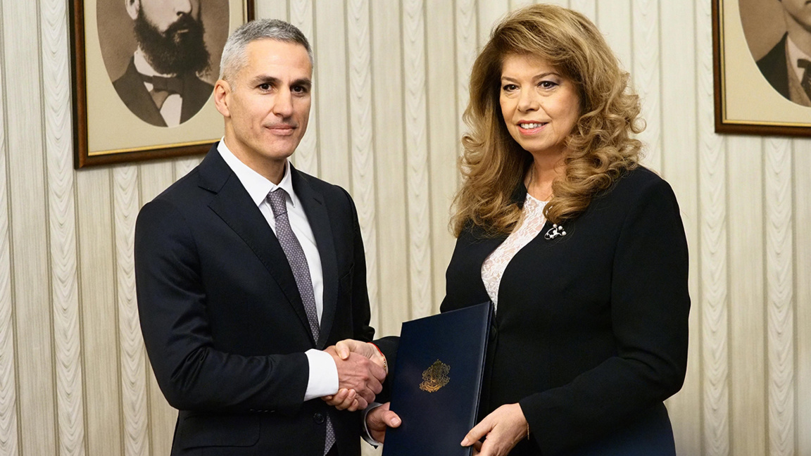 Ilijana Jotowa erteilt Andrej Gjurow Mandat zur Bildung einer Übergangsregierung