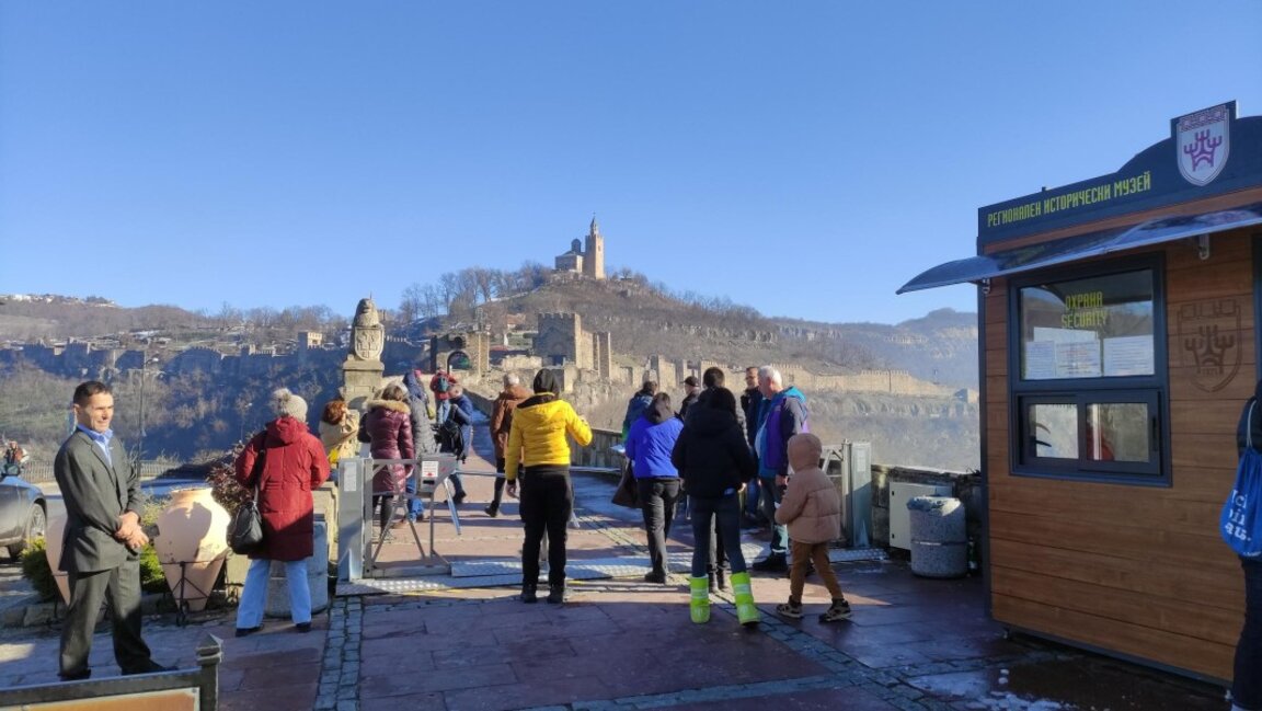 Veliko Târnovo întâmpină Învierea lui Hristos în Cetatea Țareveț