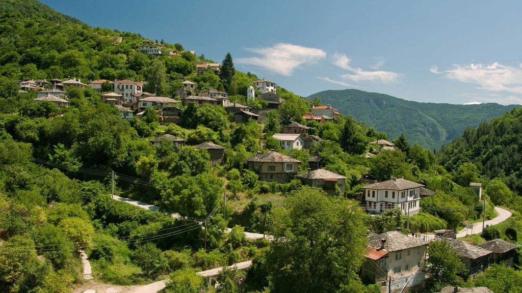 Turistas de todo el mundo descubren la magia del pueblo de Kosovo en los Ródopes