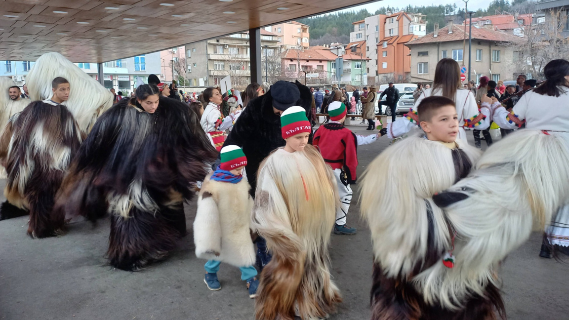 Фестивал на сурвакарските игри в Благоевград