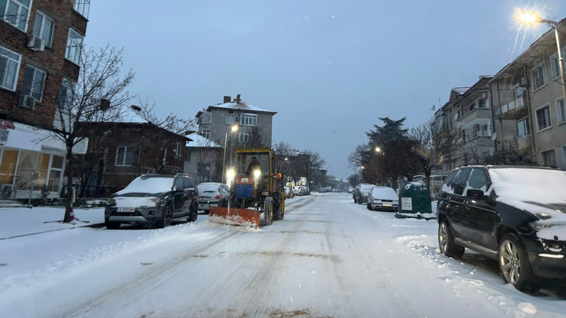 Пътищата в община Царево са проходими при зимни условия 