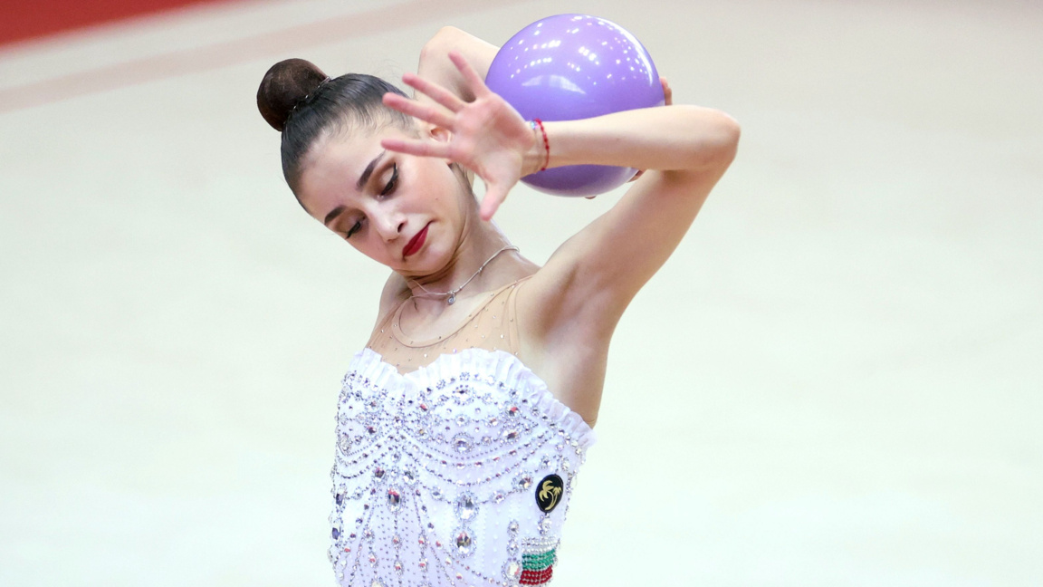 Алекса Рашева ще дебютира при жените.