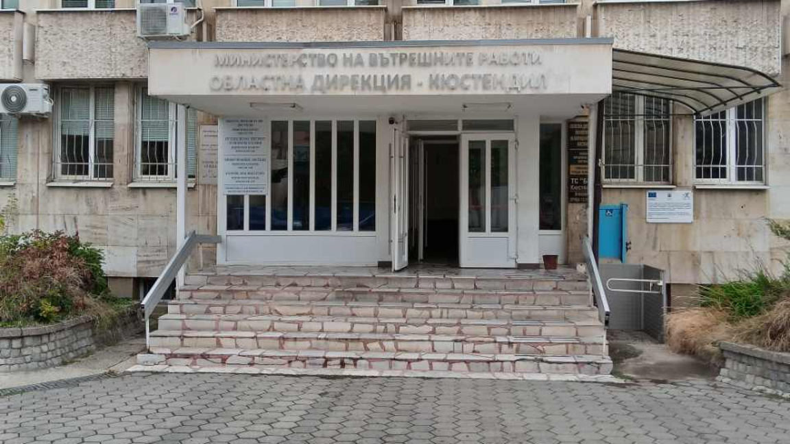 Затворник почина в линейка 