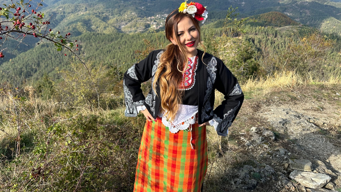 Светла Дукатева подари нова песен от вър...