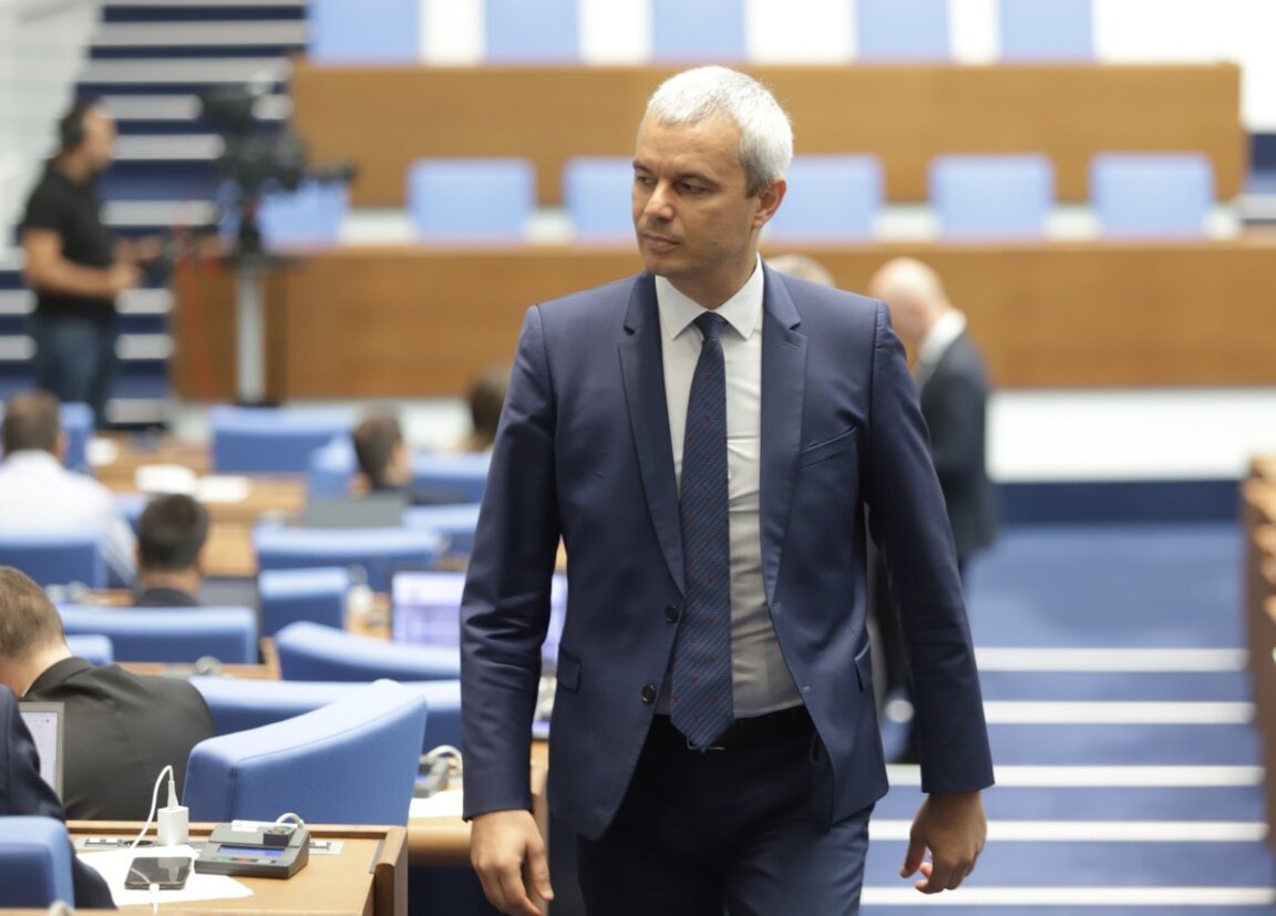 Костадин Костадинов в НС.