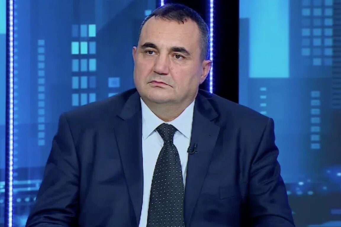 Веселин Стойнев, журналист