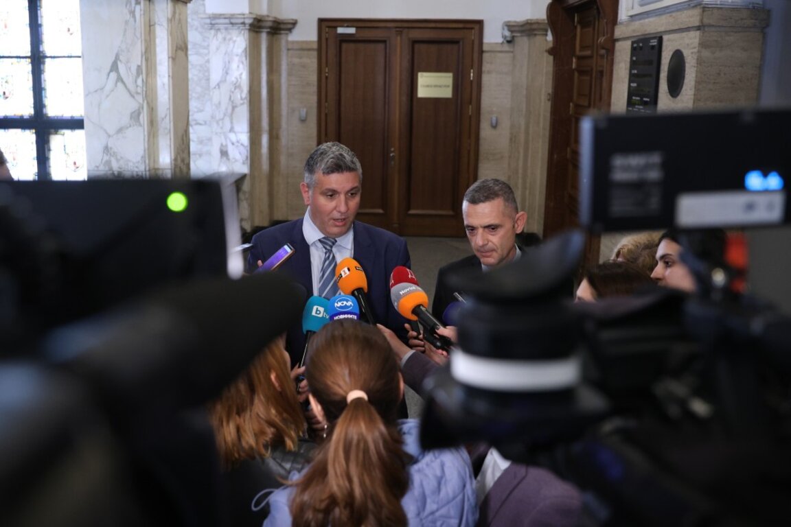 Сарафов сезира МРРБ: Държавата може да атакува в съда собствеността на Руската църква