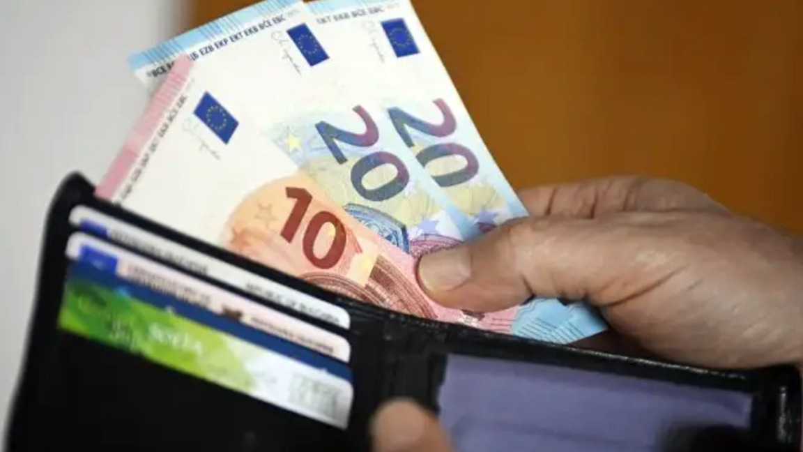 Минимална работна заплата МРЗ заплата пари евро