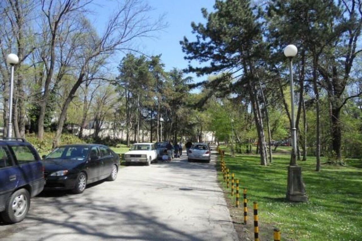 Проверка в местност Салтанат: Завзета е държавна земя за паркинги, барове и беседки