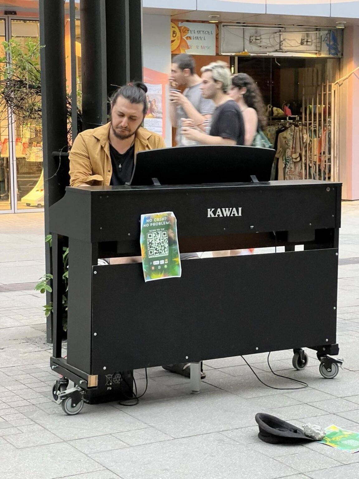 Максма - музикант