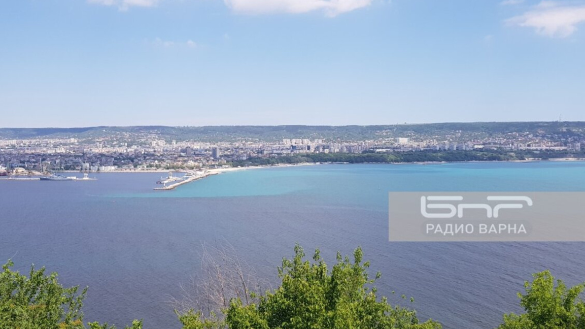 Авария при ремонта на тръбата под Варненското езеро