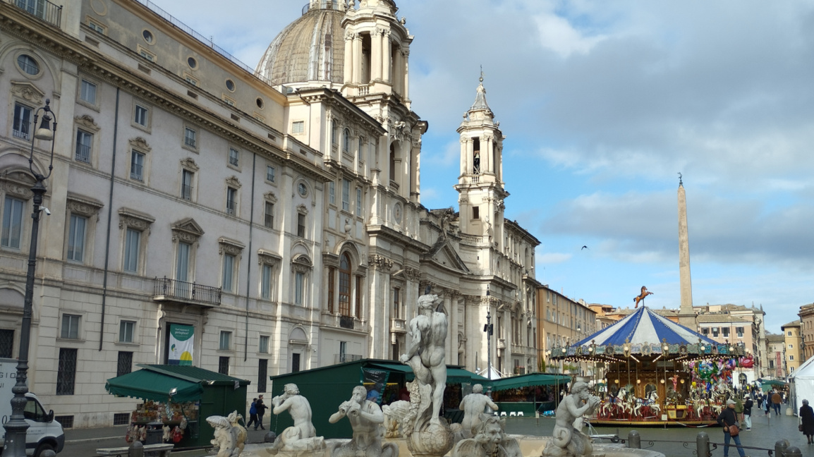 Площад "Навона" в Рим