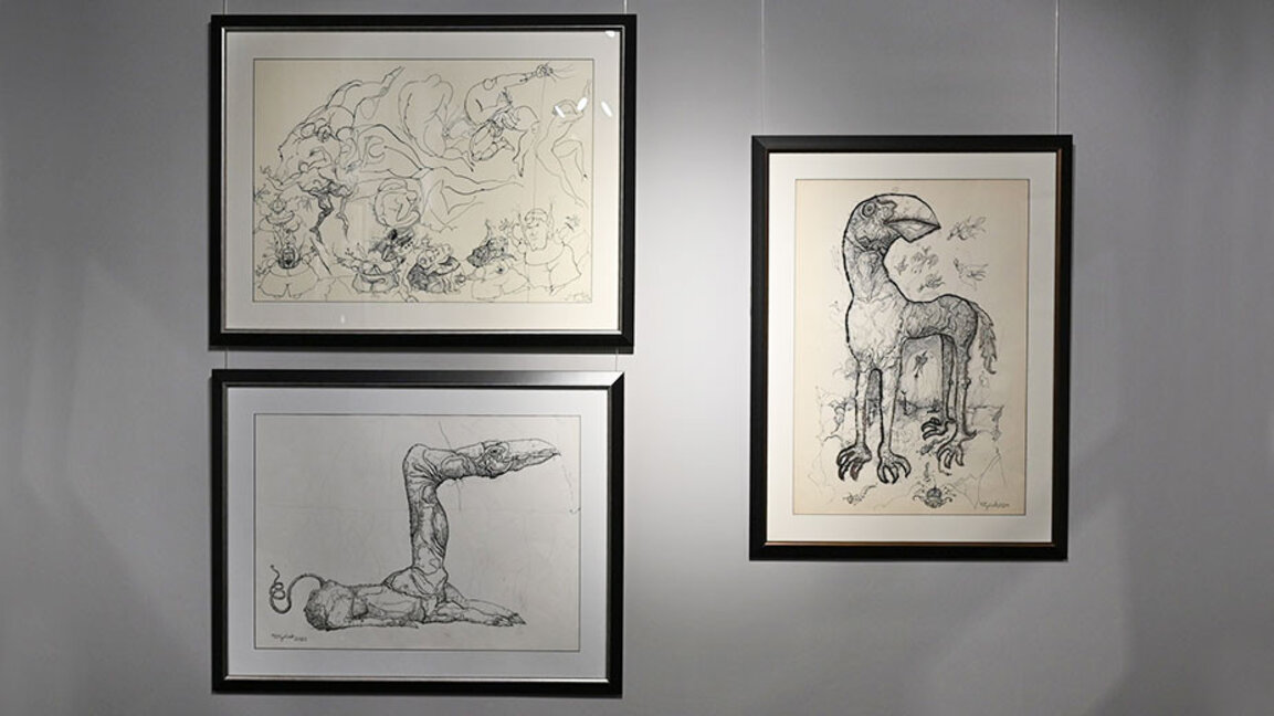 Рисунки и графики на Петър Чуклев, подредени в изложба