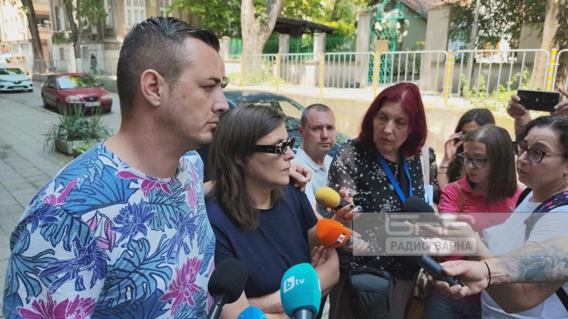 Майката на Явор: Казаха ми, че са се борили за живота му час, а го намерих пльоснат на мозайката (ВИДЕО)