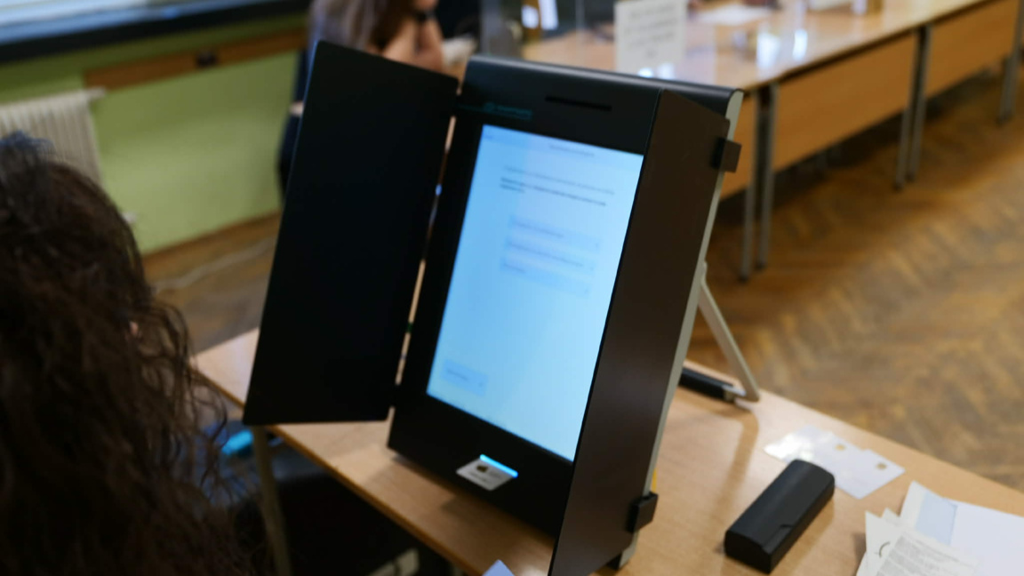 Сигнали за изборни нарушения се приемат и днес