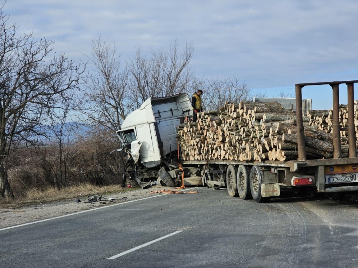 Затворен за движение остава участъкът от подбалканския път край Сливен