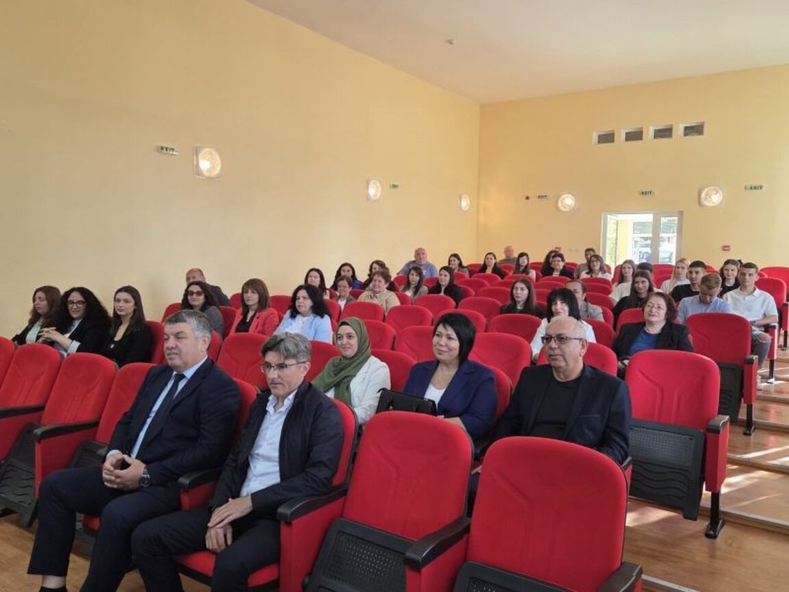 Община Черноочене отличи образователни и културни дейци