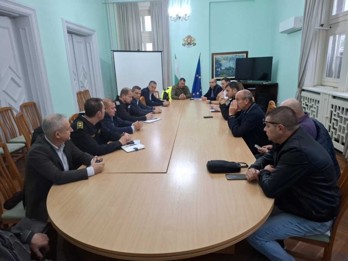 Областният управител на Бургас свика кризисния щаб за бедствия и аварии