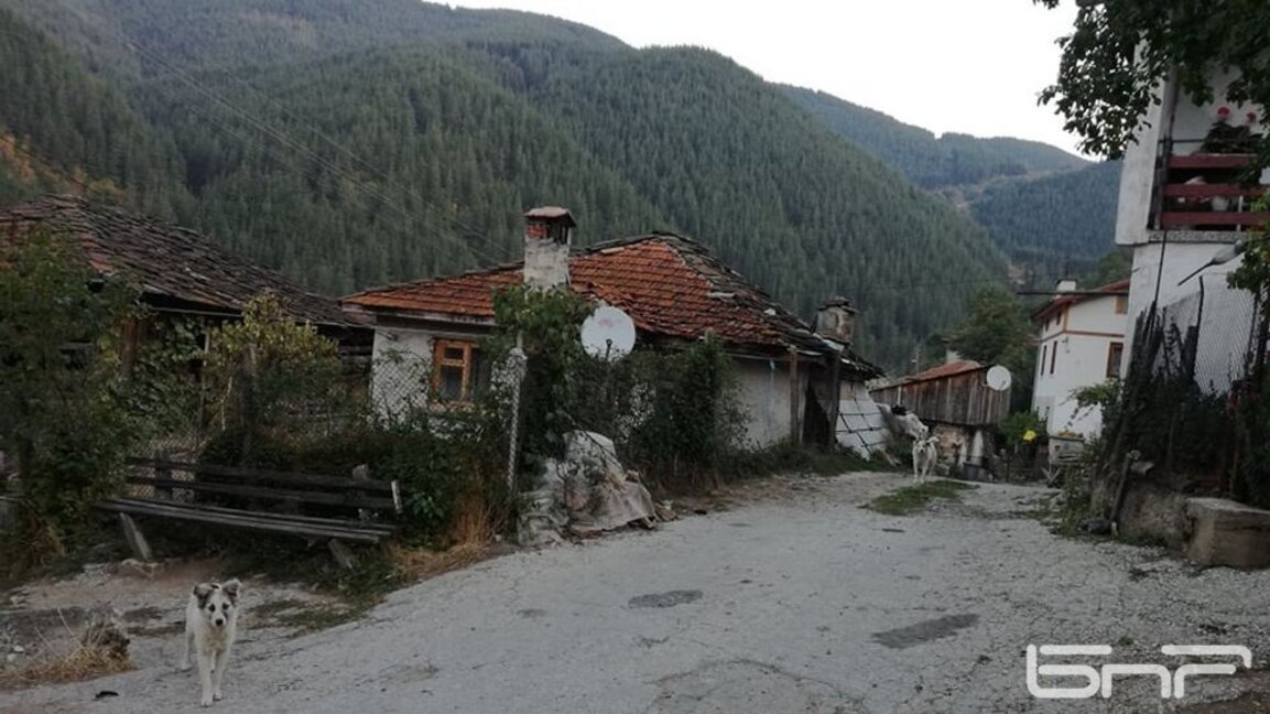 Мъж от Брезе почина, линейка не могла да стигне до дома му