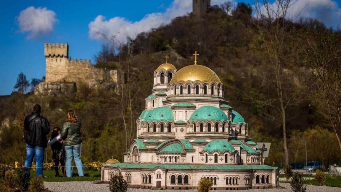 Mini Bulgaria Park in Veliko Tarnovo brings national landmarks closer to tourists
