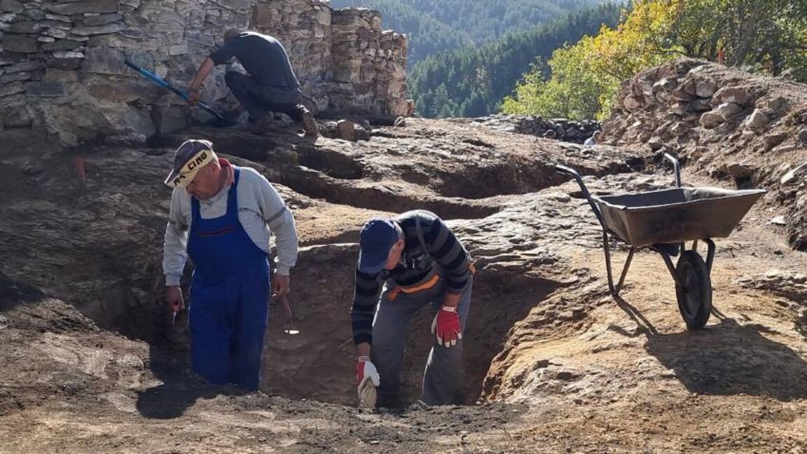 Ritter und Vampire in der mittelalterlichen Festung bei Hrastowo